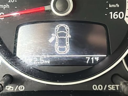 Used 2013 Volkswagen Beetle Turbo FWD image 18