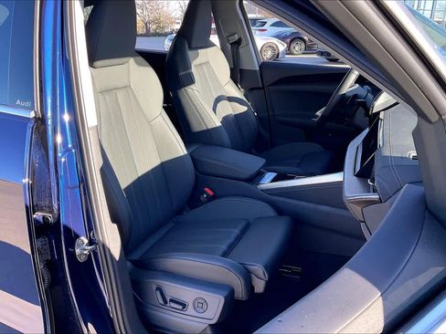 Certified 2025 Audi Q5 Prestige image 8