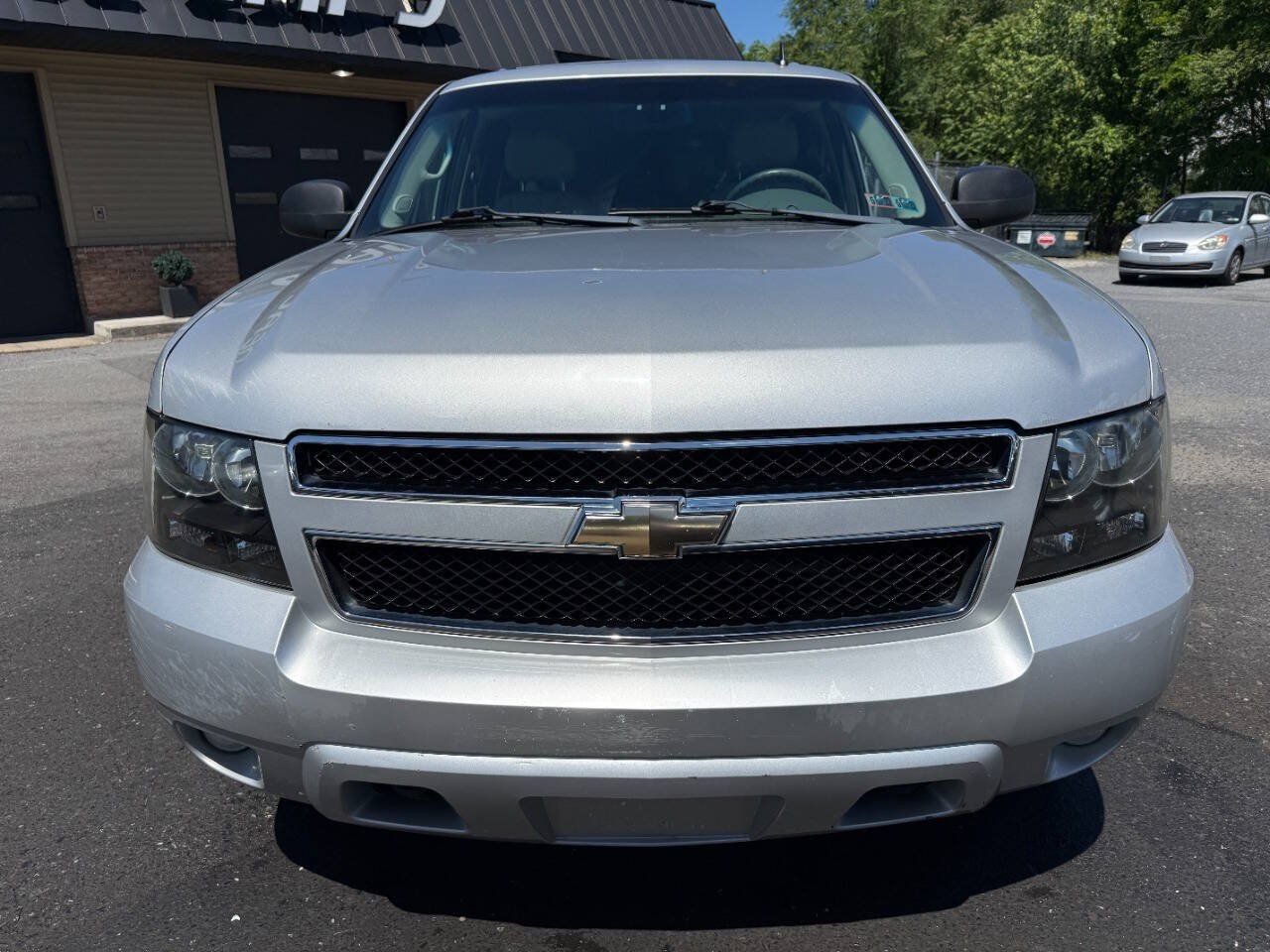 Used 2010 Chevrolet Suburban LT AWD/4WD image 2