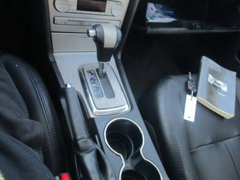 Used 2006 Lincoln Zephyr image 37