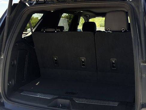 Used 2021 Chevrolet Tahoe Premier w/ Premium Package image 33