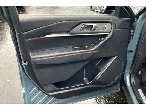 Used 2025 Ford Explorer ST-Line image 23