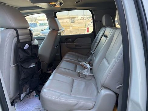 Used 2014 GMC Yukon XL SLT w/ SLT-2 Equipment Package image 10