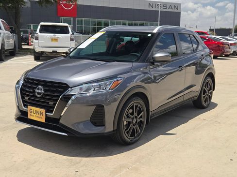 Used 2024 Nissan Kicks SV w/ Interior Electronics Package FWD image 7