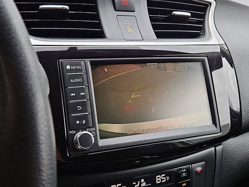 Certified 2019 Nissan Sentra SV image 17