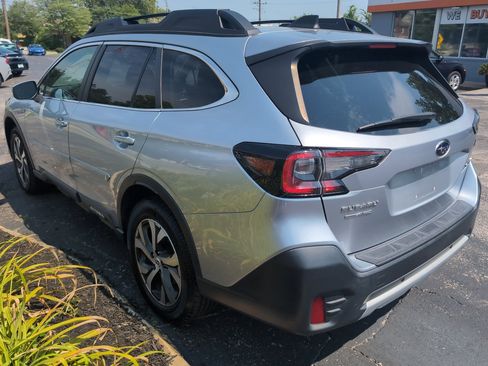Used 2022 Subaru Outback Limited image 4