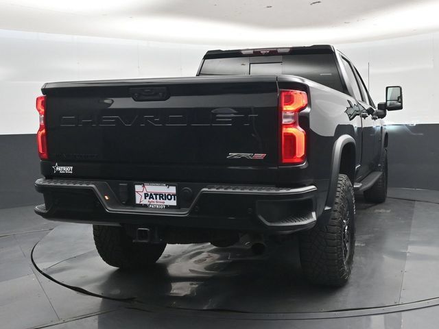 Used 2024 Chevrolet Silverado 2500 ZR2 w/ Technology Package AWD/4WD image 2