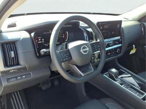 New 2026 Nissan Pathfinder SL FWD image 10