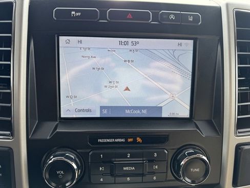 Used 2020 Ford F150 Lariat image 27