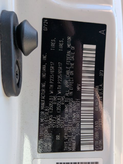 Certified 2024 Toyota Sienna XLE FWD image 9