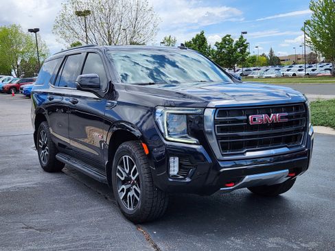 Used 2024 GMC Yukon AT4 w/ Technology Package AWD/4WD image 4