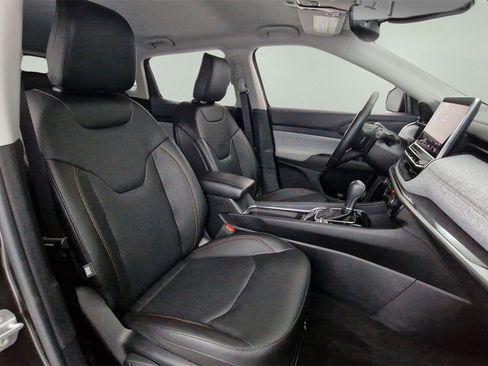 Used 2022 Jeep Compass Latitude image 24