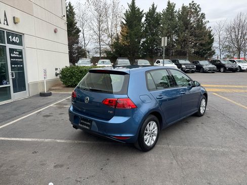 Used 2016 Volkswagen Golf S image 22