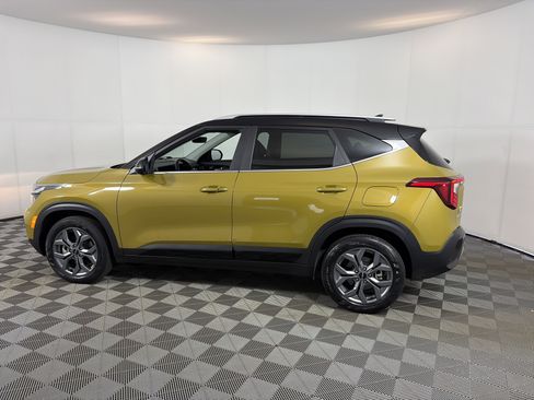 Used 2024 Kia Seltos S AWD/4WD image 8