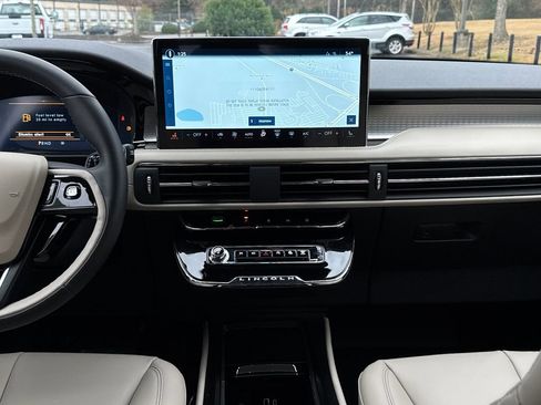 New 2026 Lincoln Corsair Premiere image 20