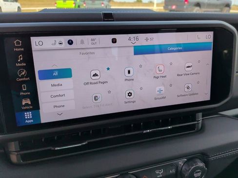 New 2025 Jeep Gladiator High Tide image 28