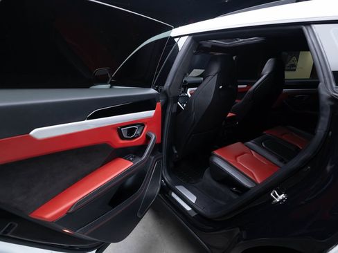 Used 2022 Lamborghini Urus AWD/4WD image 50