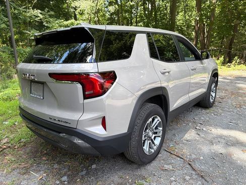 Used 2025 GMC Terrain Elevation FWD image 3