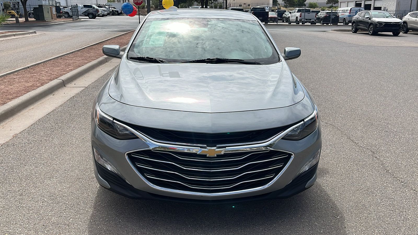 Used 2025 Chevrolet Malibu LT FWD image 2