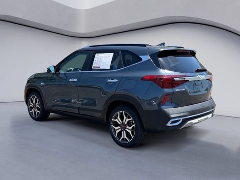 Used 2022 Kia Seltos SX w/ Sunroof Package AWD/4WD image 3