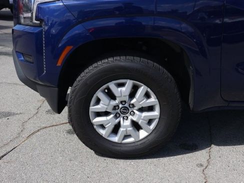 Used 2023 Nissan Frontier SV image 10