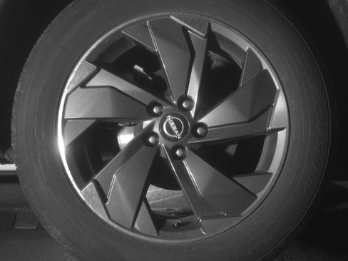 Used 2025 Nissan Rogue SV image 15