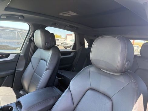 Used 2024 Porsche Cayenne image 5