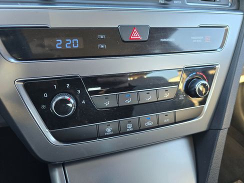 Used 2015 Hyundai Sonata SE w/ Option Group 09 image 17