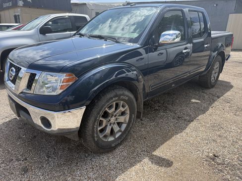 Used 2019 Nissan Frontier SL image 1