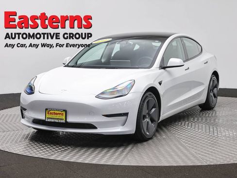 Used 2023 Tesla Model 3 Standard Range RWD image 1