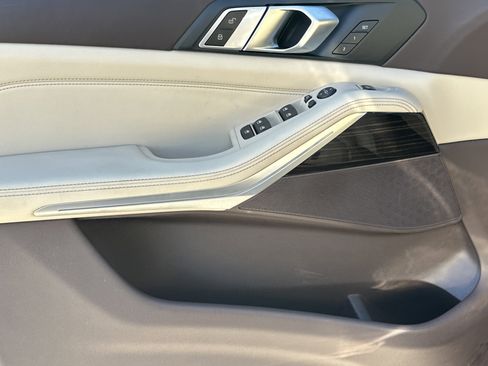 Used 2019 BMW X5 xDrive40i w/ Premium Package 2 image 11