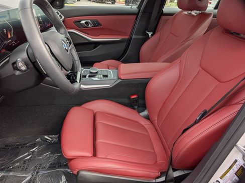Used 2025 BMW 330i xDrive Sedan w/ M Sport Package image 17