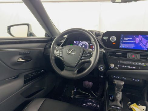 Used 2024 Lexus ES 300h w/ Premium Package image 28
