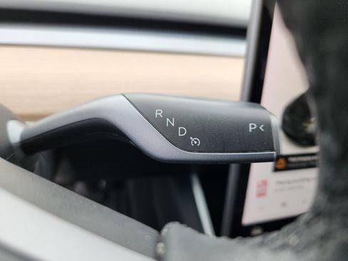 Used 2021 Tesla Model Y Long Range image 13