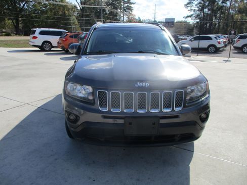 Used 2017 Jeep Compass Latitude image 11