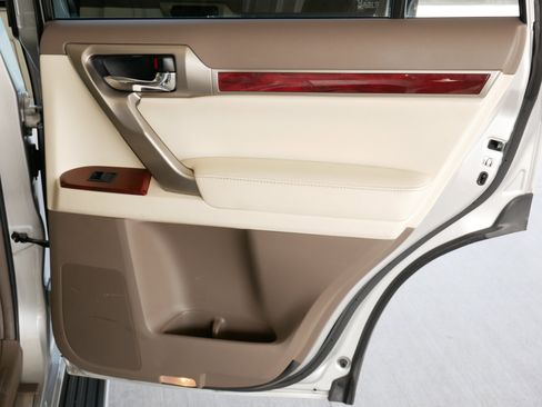 Used 2012 Lexus GX 460 image 18