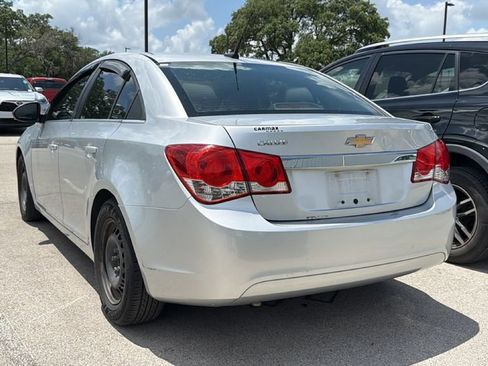 Used 2012 Chevrolet Cruze LS w/ Connectivity Package FWD image 6