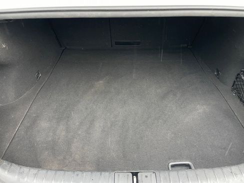 Used 2025 Genesis G70 2.5T image 32