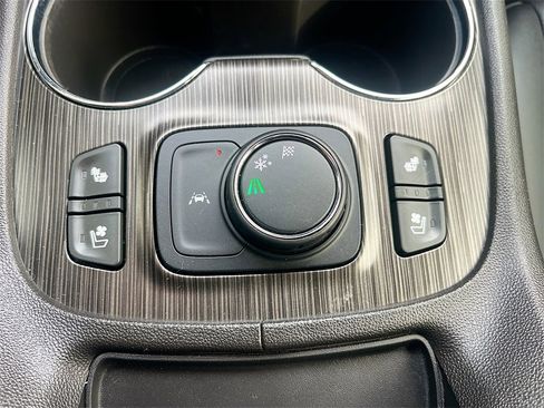 Used 2023 GMC Acadia SLT w/ Elevation Edition image 21