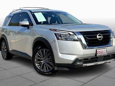 Certified 2023 Nissan Pathfinder SL w/ SL Premium Package image 2