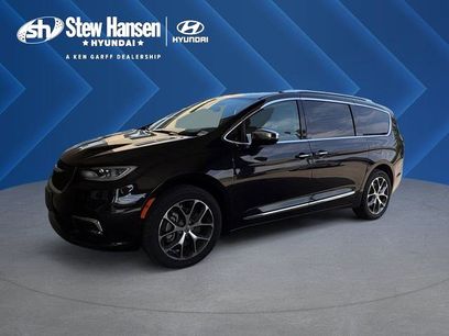 Used 2021 Chrysler Pacifica Limited w/ Premium & Safety Sphere Group