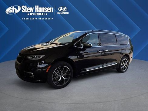 Used 2021 Chrysler Pacifica Limited w/ Premium & Safety Sphere Group AWD/4WD image 1