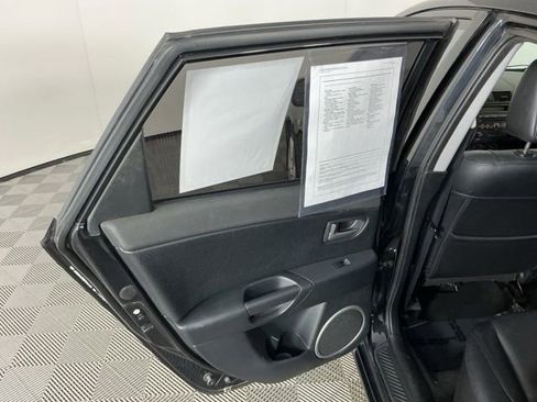 Used 2004 MAZDA MAZDA3 s w/ Moonroof & 6-CD Pkg FWD image 22