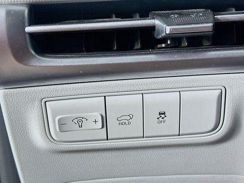 Used 2025 Hyundai Tucson SEL FWD image 16