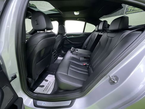 Used 2019 BMW 530e xDrive w/ Convenience Package image 28