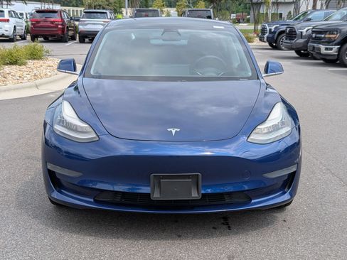 Used 2020 Tesla Model 3 Standard Range RWD image 8