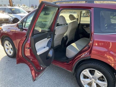 Used 2014 Subaru Forester 2.5i Limited AWD/4WD image 11