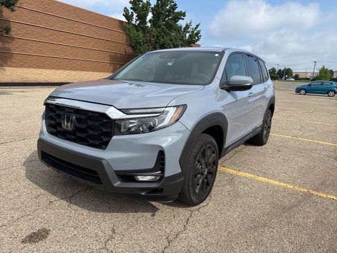 Used 2023 Honda Passport EX-L image 12