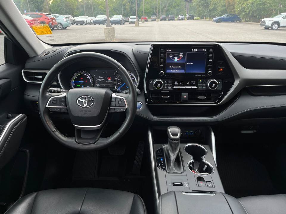 Used 2022 Toyota Highlander XLE AWD/4WD image 21