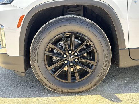 Certified 2023 Chevrolet Traverse LT w/ LPO, Floor Liner Package AWD/4WD image 38